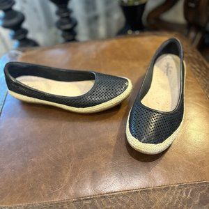 Clarks Danelly Adira Slip on Leather Flats in Black